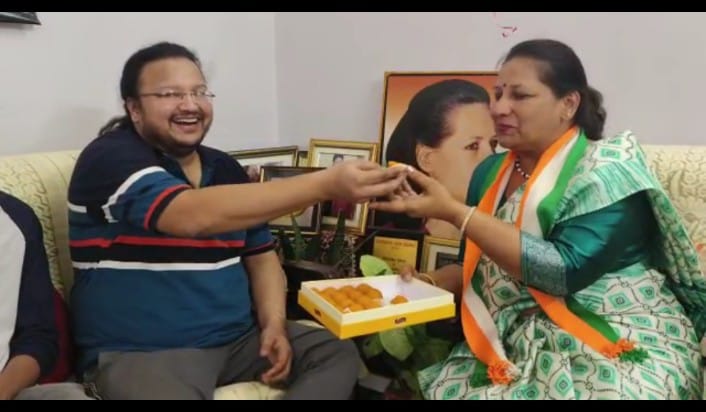 कर्नाटक चुनाव की जीत उत्तराखण्ड में जश्न