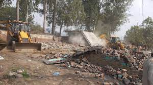 Uttarakhand: धामी सरकार के द्वारा जमीनों पर अवैध तरीके से हो रहे अतिक्रमण, कार्यवाही जारी