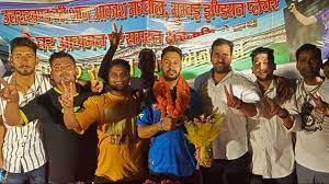 क्रिकेटर आकाश मेधवाल का रुड़की पहुंचने पर हुआ जोरदार स्वागत