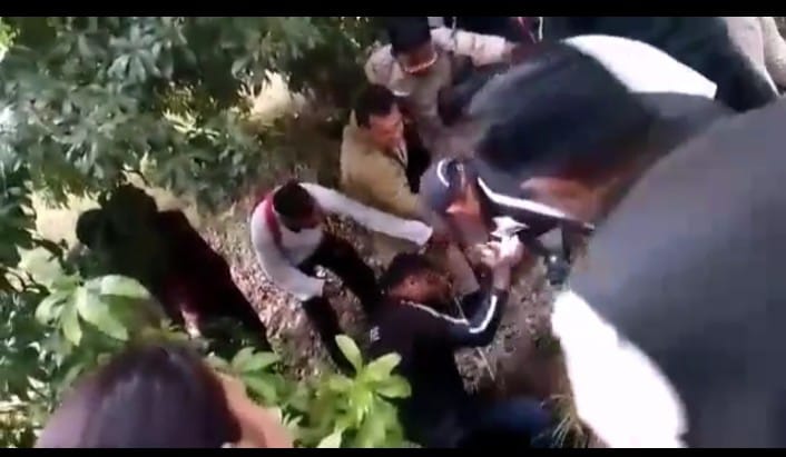 चंपावत में 40 फुट गहरे गड्ढे में गिरी महिला की फायर कर्मियों ने बचाई जान