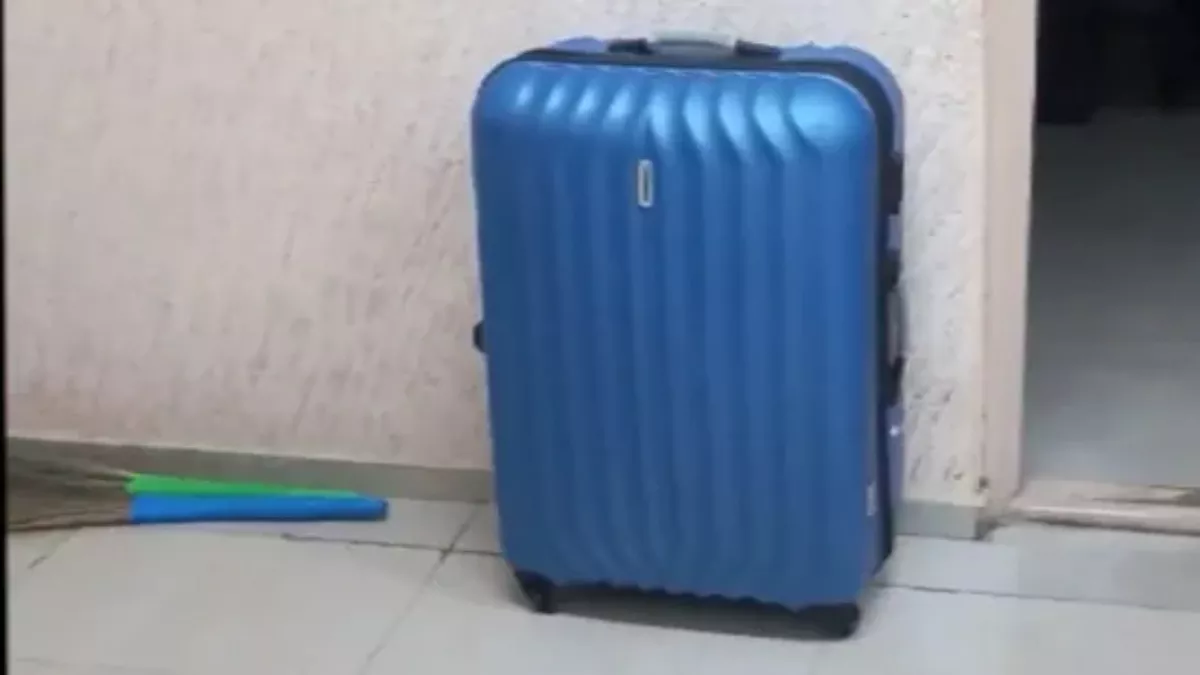 एक जल्लाद बेटी ने अपनी ही मां का बरहमी से किया कत्ल, शव को सूट केस में बंद कर पहुंची थाने 