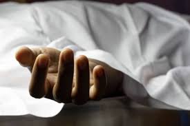 मृत समझकर शख्श का किया दाह संस्कार, जिंदा लौटा घर