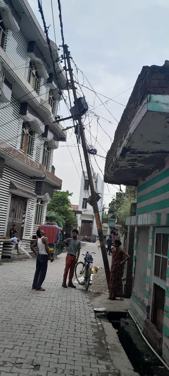 बरसात का मौसम सर पर मंडरा रही है मौत,