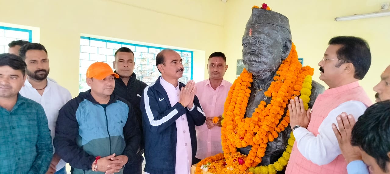 जनपद अल्मोड़ा में पंडित गोविंद बल्लभ पंत की 136वीं जयंती पर समारोह आयोजित: सांसद अजय टम्टा के नेतृत्व में महत्वपूर्ण आयोजन