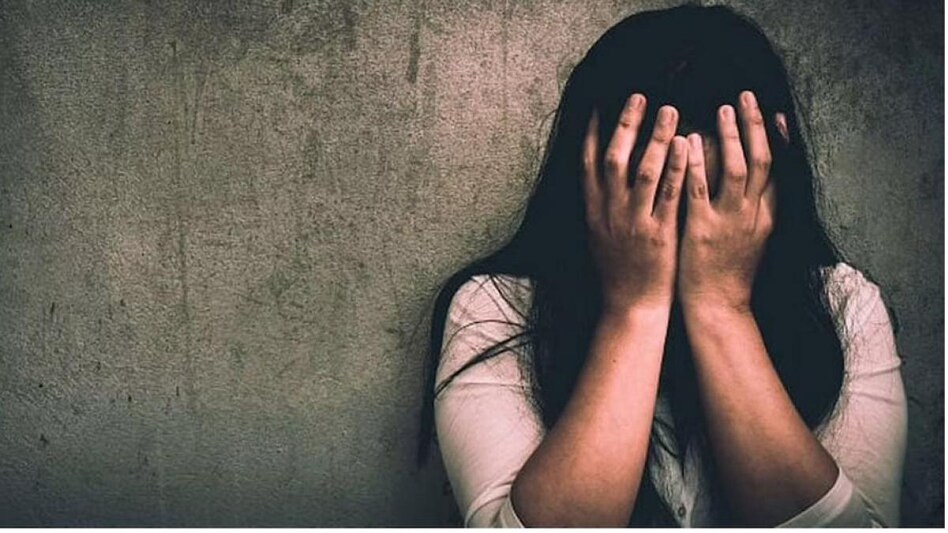 नाबालिग लड़की से बलात्कार,नाबालिग लड़की के साथ बलात्कार का मामला,नाबालिग लड़की,आरोपी ने बच्ची को अपने घर लेजाकर किया दुष्कर्म,आरोपी फरार,3 आरोपी gangrape कर हुए फरार,मुरैना में तीन साल की मासूम से दुष्कर्म,ratlam में rape के आरोपी का घर जमींदोज,8 लोगों पर मामला दर्ज,police गिरफ्त में 2 आरोपी,cctv फूटेज में दिखा आरोपी,1 फरार,raigarh में 14 साल की student से gang rape,जैसलमेर युवती का अपहरण,शिकायत पर आरोपियों की तलाश जारी