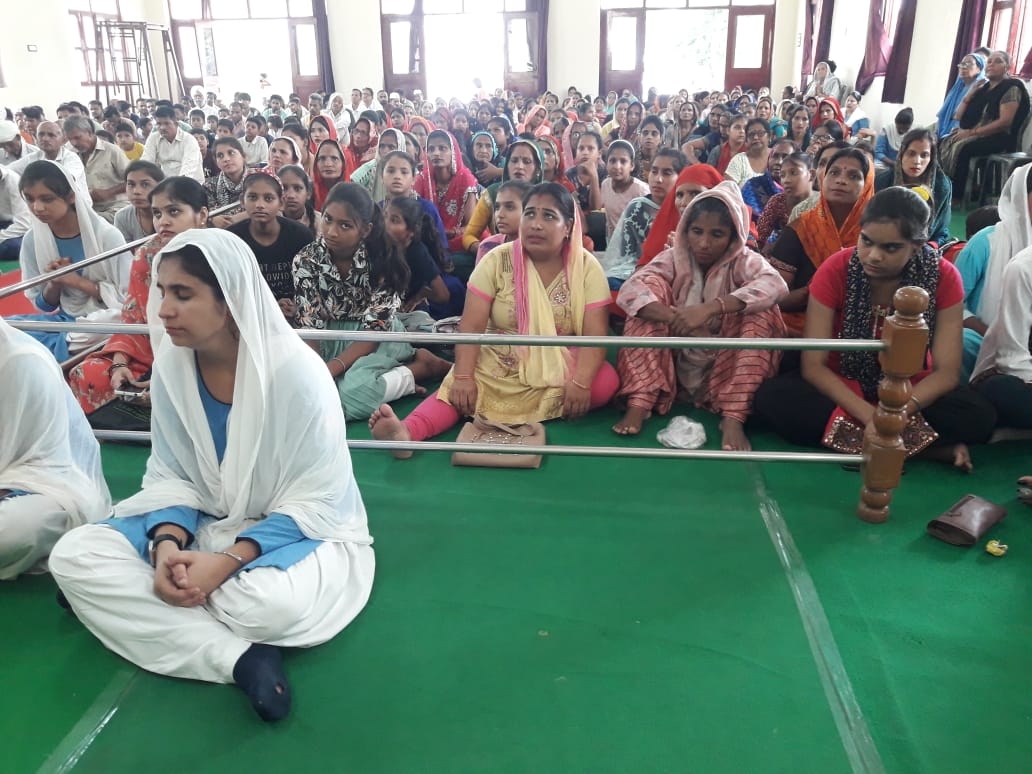 सदगुरू की भक्ति करने से दैहिक, दैविक, और भौतिक कष्ट दूर होते हैं,
