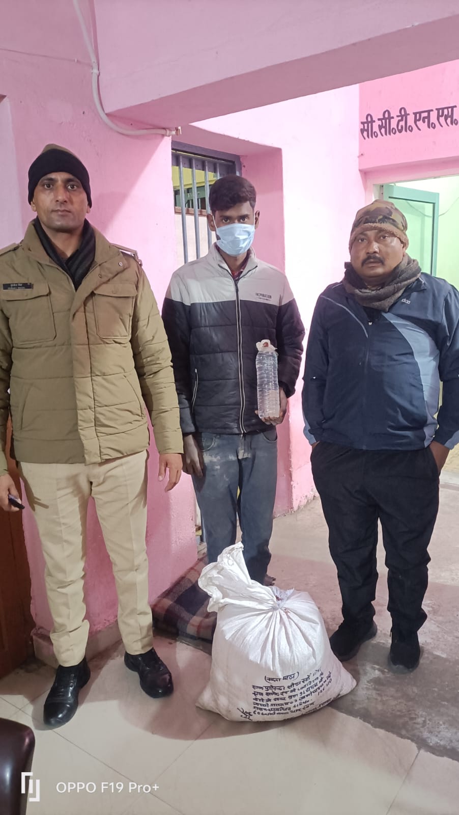 नशा मुक्त देवभूमि मिशन: लालकुआं पुलिस ने अवैध शराब की तस्करी का किया भंडाफोड़, दो तस्करों से भारी मात्रा में शराब बरामद