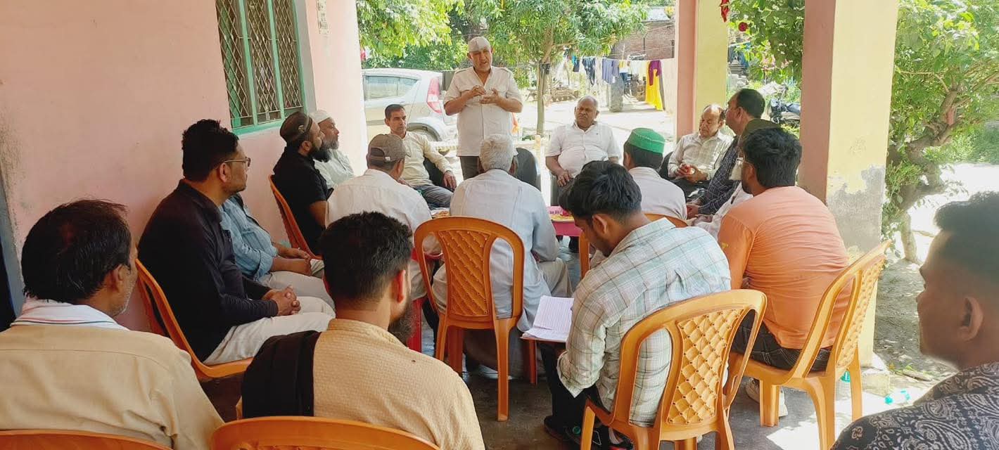 चुनावी जंग की तैयारी तेज रणजीत सिंह रावत का मास्टर प्लान: 2027 के लिए कांग्रेस की जमीनी तैयारी शुरू बूथ स्तर पर सटीक रणनीति की बिसात।