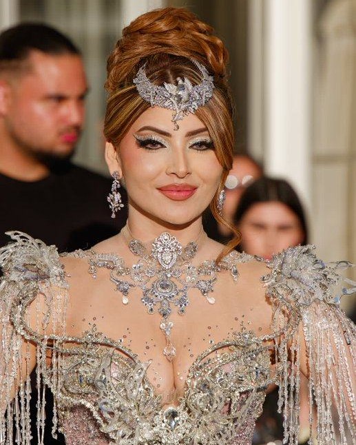 Cannes 2026 में उर्वशी रौतेला का जलवा, रेड कार्पेट पर बिखेरा ग्लैमर का जादू ✨