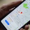 Google Maps — "नेबरहुड की 'जान' बना Maps, लेकिन Apple Maps और AI Navigation ने 'घेराबंदी' की"