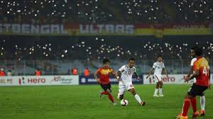 ⚽ Mohun Bagan vs East Bengal: कोलकाता डर्बी में फुटबॉल का महायुद्ध, फैंस में जबरदस्त क्रेज