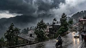 Uttarakhand Weather Update: देहरादून समेत 8 जिलों में आज बारिश का यलो अलर्ट, तेज हवाओं की चेतावनी