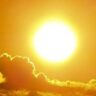 आज सूरज की तपिश करेगी बेहाल! दोपहर बाद राहत की बूंदों के आसार, फिर 44°C तक पहुंचेगा पारा