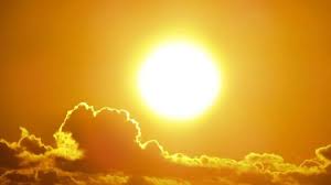 आज सूरज की तपिश करेगी बेहाल! दोपहर बाद राहत की बूंदों के आसार, फिर 44°C तक पहुंचेगा पारा