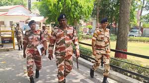 कानपुर में खाकी बनाम सेना! ITBP जवानों ने कमिश्नर ऑफिस घेरा, CMO को भी साथ ले गए