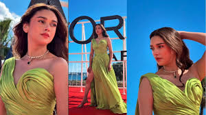 Cannes में छाईं Aditi Rao Hydari! रॉयल लुक और ग्लैमरस अंदाज़ ने लूटी महफिल