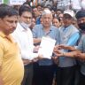 कोसी नदी और जन-अधिकारों की रक्षा में चट्टान की तरह डटे रणजीत रावत: 10 टायरा ट्रकों के अवैध संचालन के खिलाफ रामनगर में विशाल हुंकार