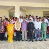 डिप्लोमेसी की बिसात पर जब दुनिया अपनी चालें बदल रही है, तब ग्रामीण अंचल की एक शांत चौखट पर भारत के वैश्विक रुतबे का वह खाका खिंचा, जिसने युवा दिमागों में जिज्ञासा का नया तूफान खड़ा कर दिया।