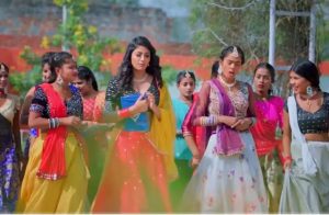 खूबसूरत है माही श्रीवास्तव का परफॉर्म