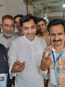 निर्दलीय प्रत्याशी इरफ़ान सैफी को मिली जीत