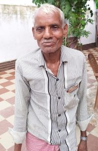 जूते चप्पलों से की जाती है पिटाई