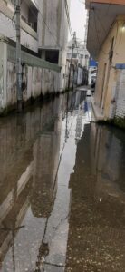 सरकारी अस्पताल तथा पब्लिक गल्र्स इंटर कालेज मार्ग पर भरा पानी तथा मकबरा मार्ग पर भरा पानी