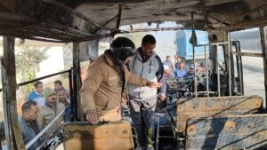 स्कूल बस में लगी आग