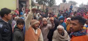 घर में घुसा तेंदुआ, 8 घण्टे की कड़ी मेहनत से पिंजरे में किया गया कैद