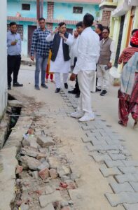 नगरपालिका ने रोका नगर में पाइप लाइन बिछाने का कार्य